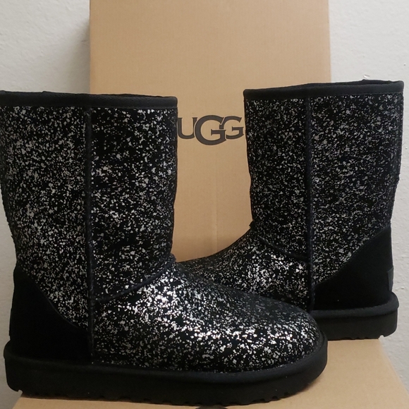Ugg Classic Short II Foil Glam Boots - Picture 3 of 10
